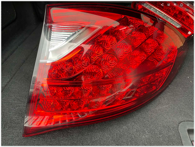 Лампі задні праві PORSCHE CAYENNE комплект оригінал Америка 2010-2014 porsche01 фото