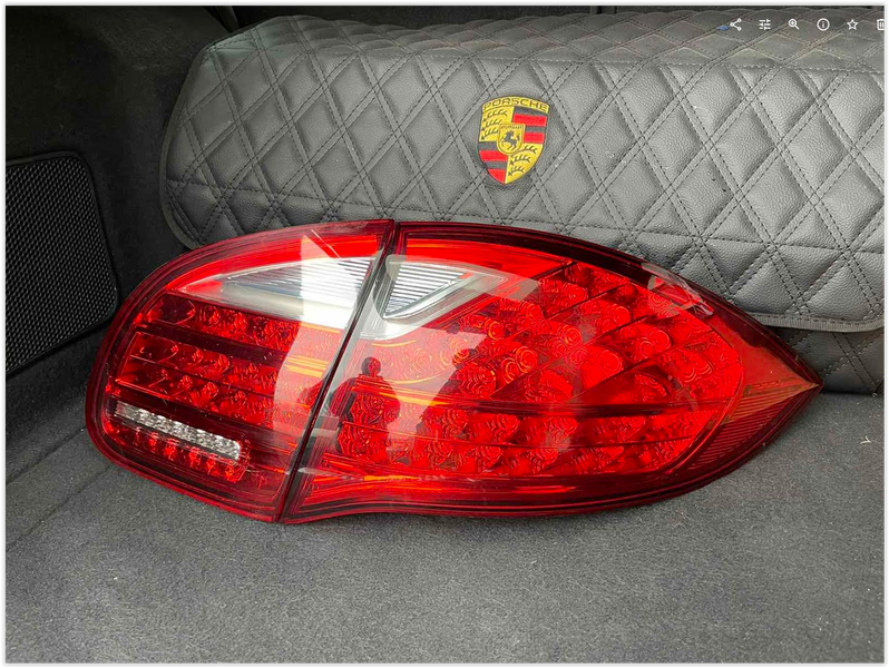Лампі задні праві PORSCHE CAYENNE комплект оригінал Америка 2010-2014 porsche01 фото