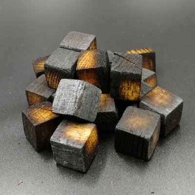Кубики дубові вимочені в портвейні середньо-сильної обжарювання (100 р.) дуб-кубик фото